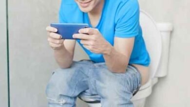 Reasons Not To Use Your Phone In The Toilet