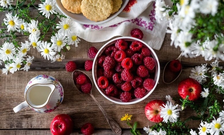 eating fruits